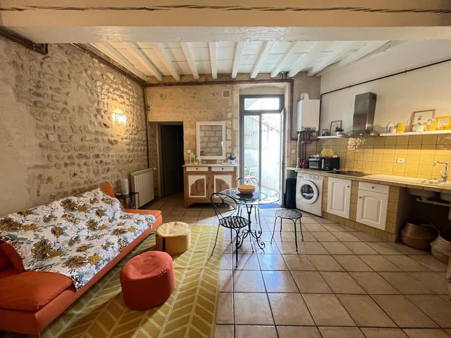"La Maison Jaune" Arles Centre Terrasse Экстерьер фото